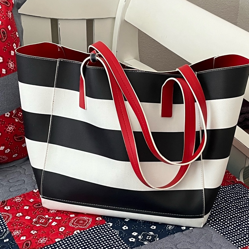 Tommy Bahama Black, white, and red Tote